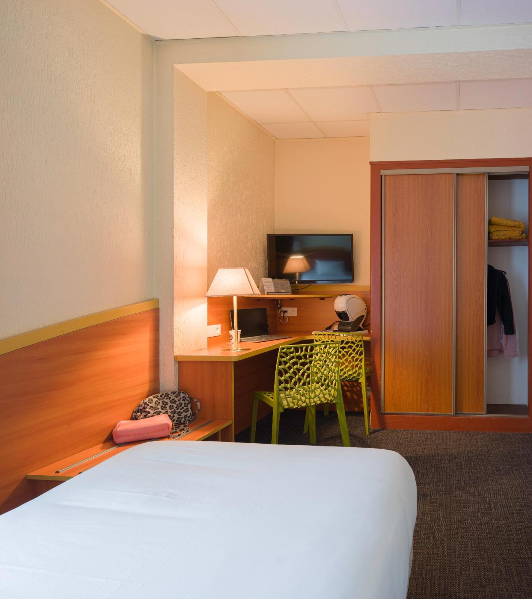 Kyriad Hotel Lamballe Eksteriør billede