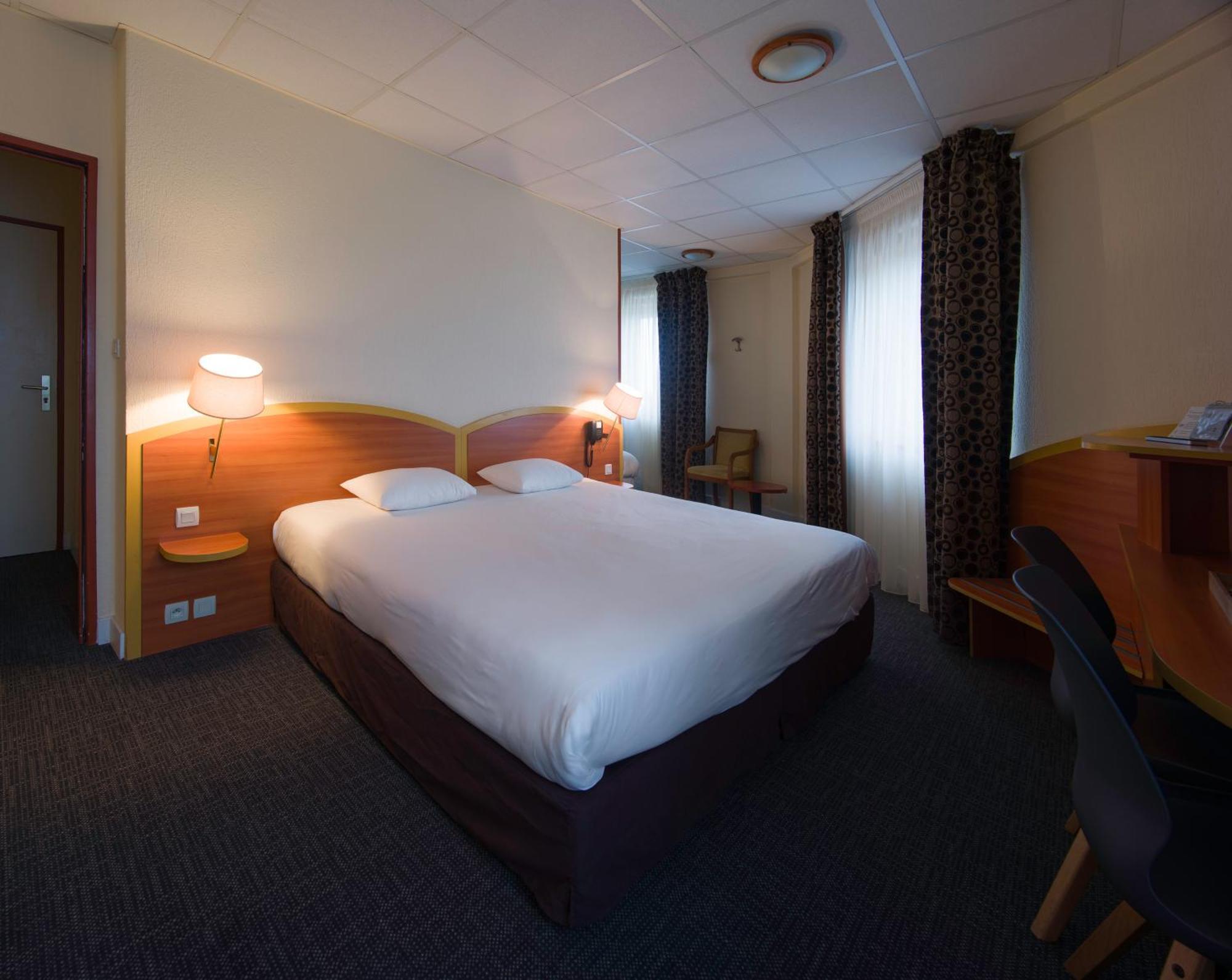 Kyriad Hotel Lamballe Eksteriør billede